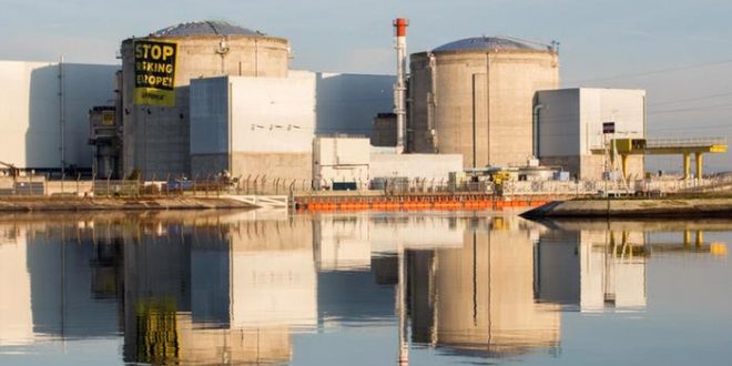 Francia cerrará reactores nucleares antes de 2025