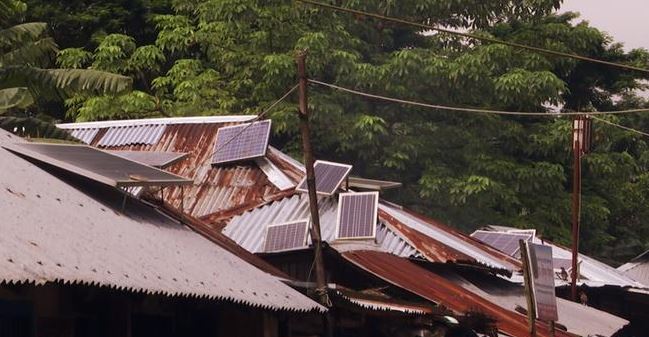 Las micro redes solares permiten compartir energía en zonas rurales de Bangladés