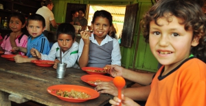 FAO y UNESCO crean alianza para fortalecer la educación alimentaria y erradicar el hambre y el sobrepeso