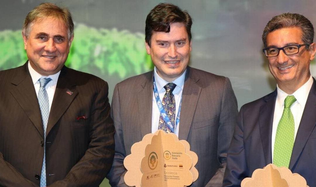 Banqueros destacan importancia de cuidar el medioambiente 