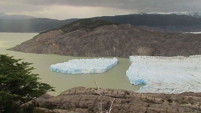 El Instituto Antártico advierte que el desprendimiento del glaciar Grey es una amenaza 