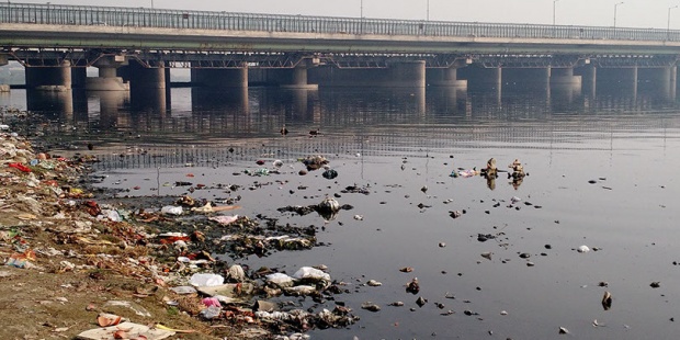 Un proyecto en India pretende recuperar río Yamuna, “uno de los más contaminados” del mundo
