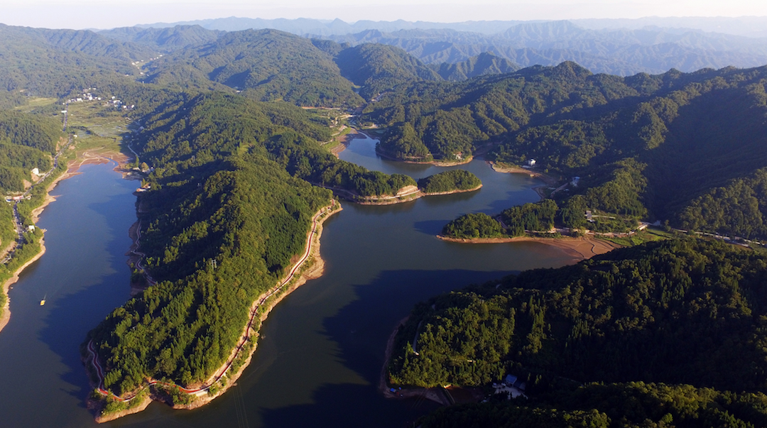 China aprueba nueva ley para prevenir la contaminación del suelo
