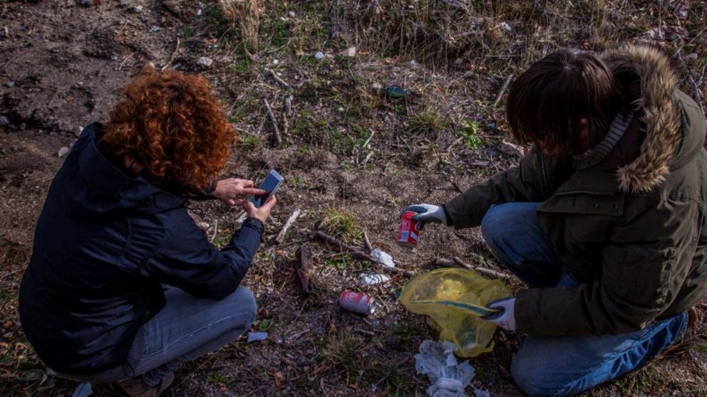 Voluntarios y asociaciones volverán a limpiar bosques, montes y campos de ‘basuraleza’