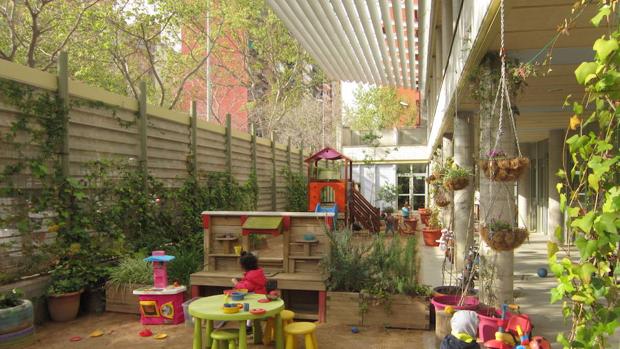 Diez colegios de Barcelona se convertirán en refugios climáticos