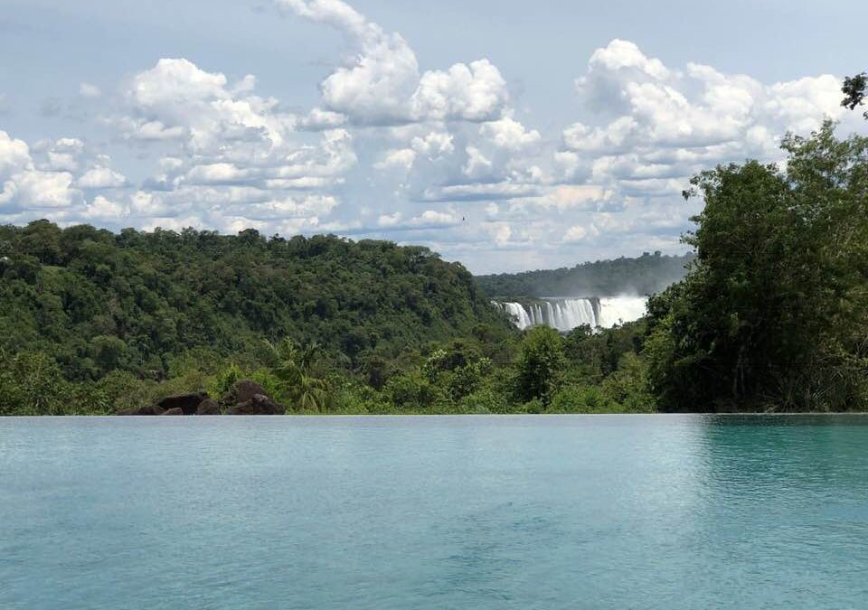 Viajes sostenibles: los jóvenes eligen cada vez más destinos inteligentes, actividades sostenibles y hoteles ecológicos