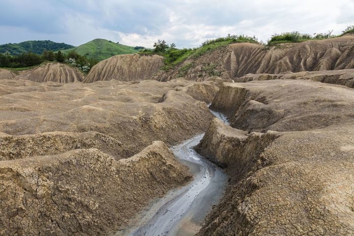 Más lodo tóxico que agua dulce