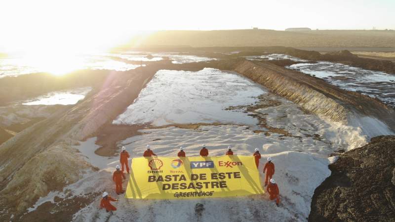 Greenpeace bloquea las operaciones de un basurero «tóxico e ilegal» en Vaca Muerta