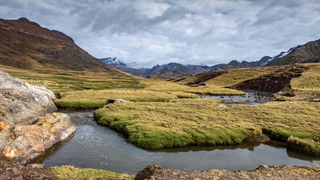 Impulsan inversión en infraestructura natural en la región Huancavelica de Perú