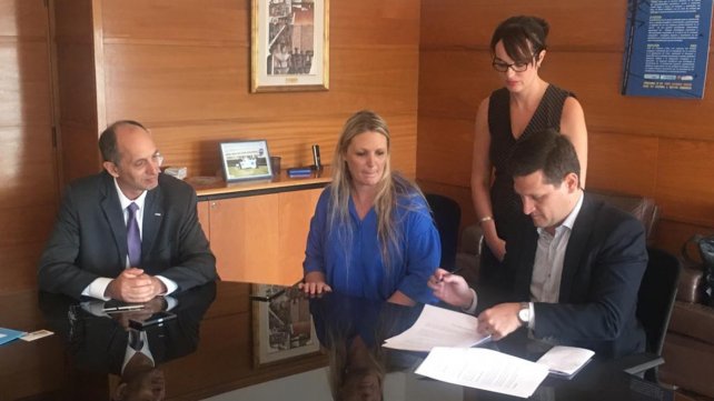 Nuevo convenio: Uruguay y Santa Fe cooperarán en movilidad eléctrica y energías renovables