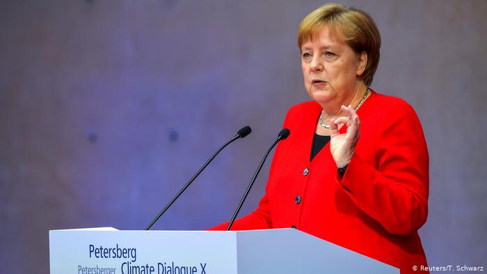 Merkel, dispuesta a sumarse a carbono cero