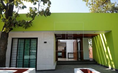 Plásticos contaminantes se transforman en casas ecológicas