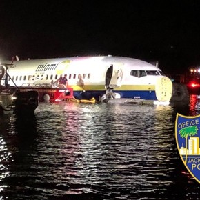 Un rayo impactó en un avión de Aerolíneas Argentinas