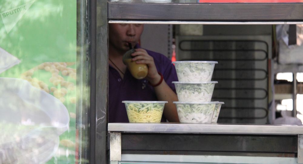 China se ‘ahoga’ en el plástico de su comida a domicilio