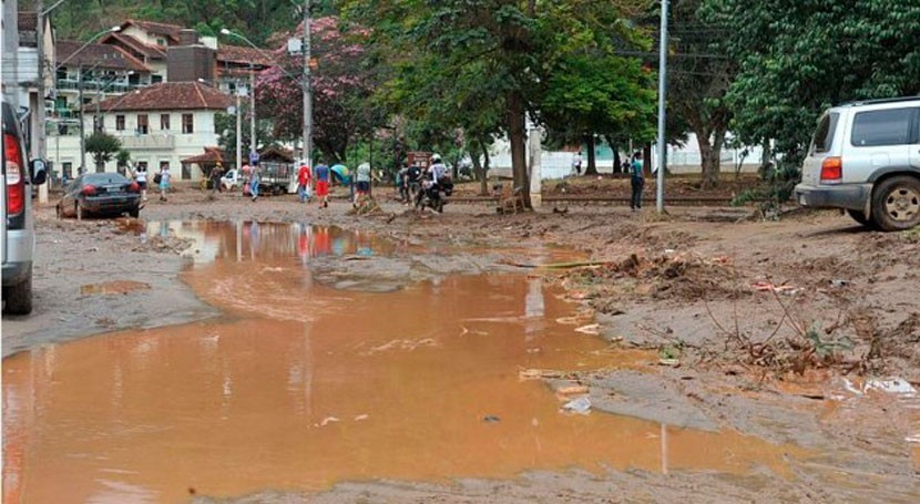 Corrimientos de tierra tras las inundaciones en Uganda