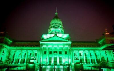 Día Mundial del Ambiente: Edificios emblemáticos se iluminaron de color verde