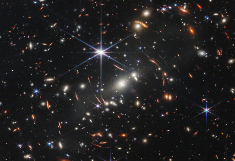 NASA: Revelan la primera imagen infrarroja del universo profundo