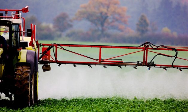 España: Intervienen 23 toneladas de pesticidas peligrosos para la salud y el ambiente