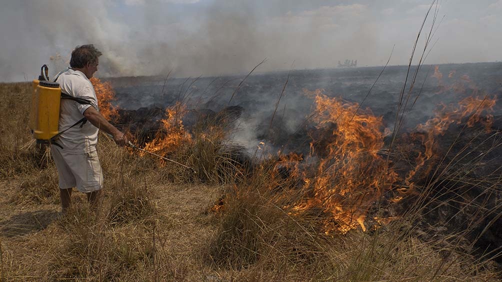 Persisten los incendios en Corrientes