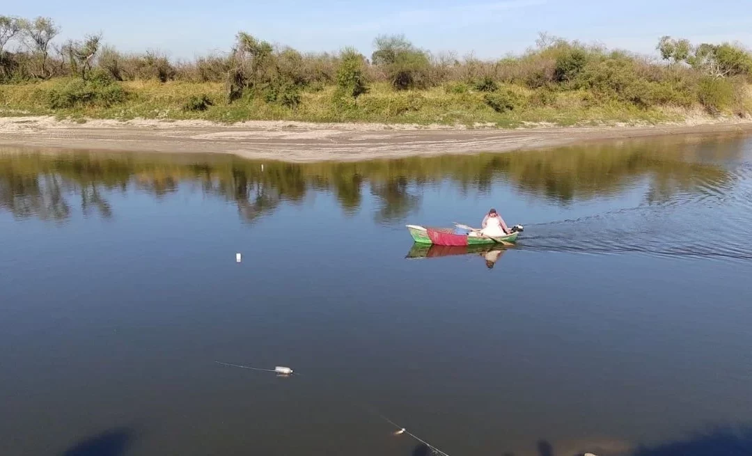 Contaminación en el Río Salado impide la pesca