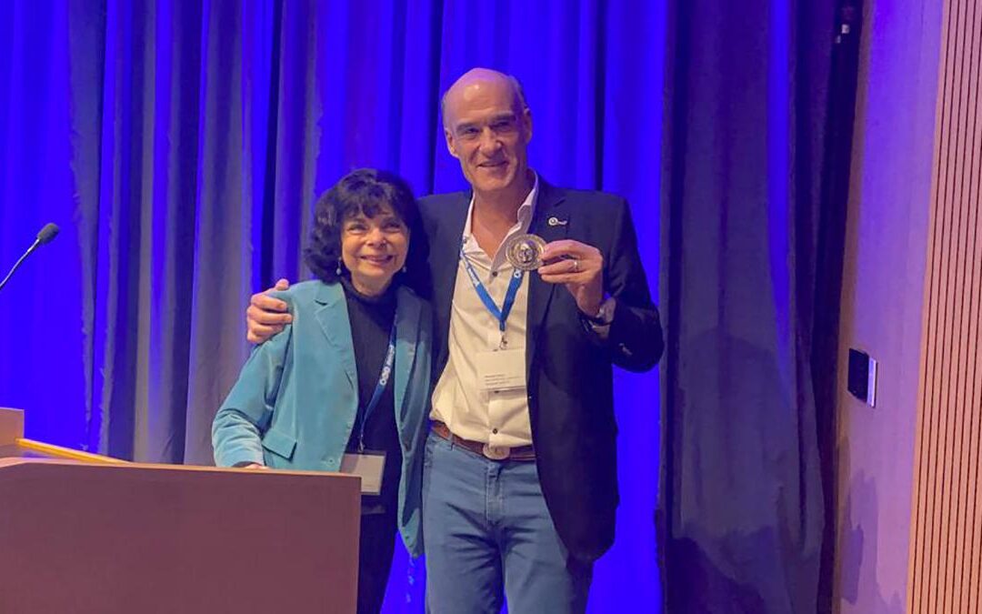 Científico tandilense recibió la máxima distinción mundial en veterinaria