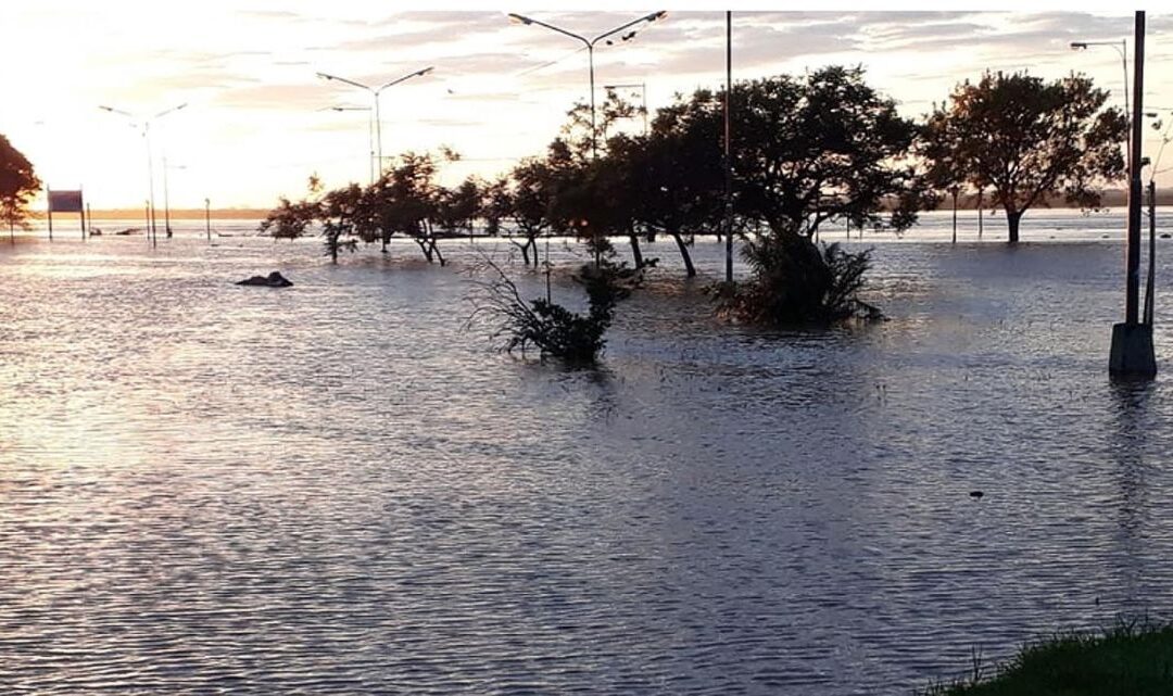 Continúan las evacuaciones en Corrientes por las inundaciones