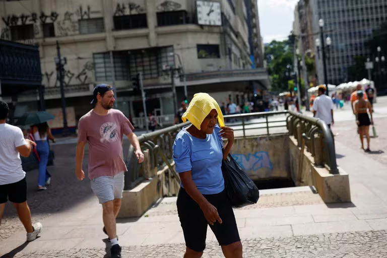 Río de Janeiro enfrenta una ola de calor sin precedentes