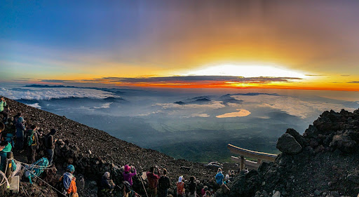 Japón cobrará por subir al monte Fuji para evitar la masificación turística