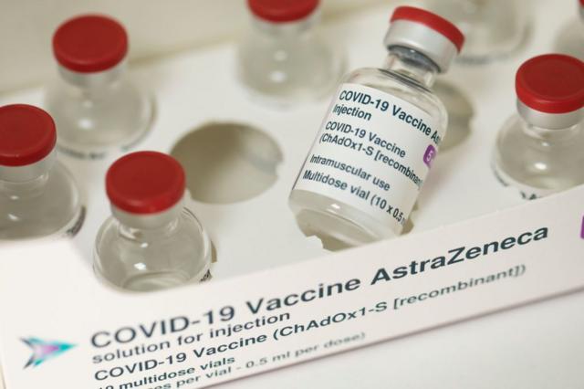 AstraZeneca confiesa la peligrosidad de sus vacunas.