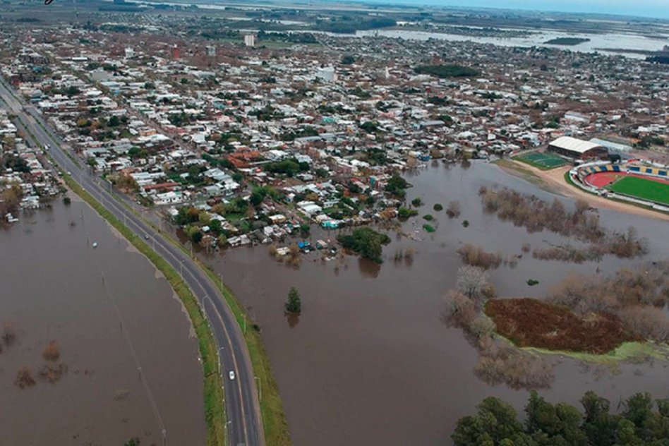 Por las inundaciones hay cientos de familias evacuadas.