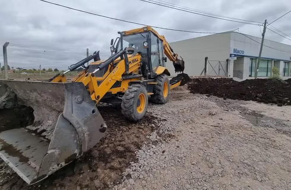 Inédito en la Argentina: pavimentan calles con plástico reciclado