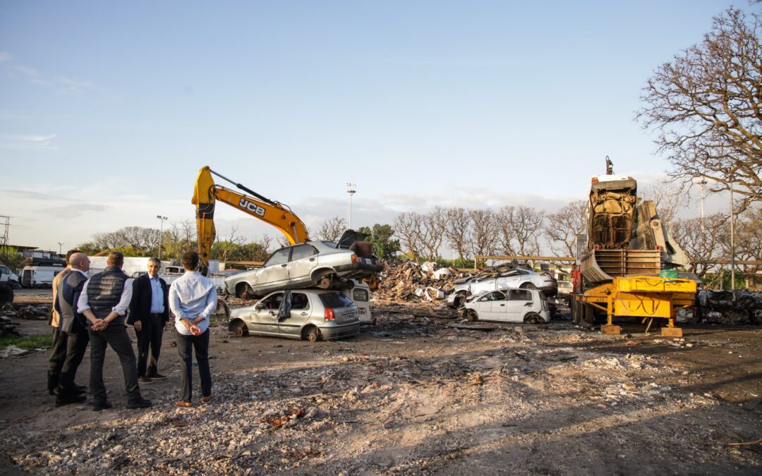 La Ciudad compactó más de 2.800 autos que estaban abandonados en las calles.