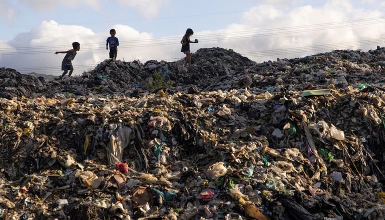 Los países no logran un acuerdo en las negociaciones sobre plásticos de la ONU.