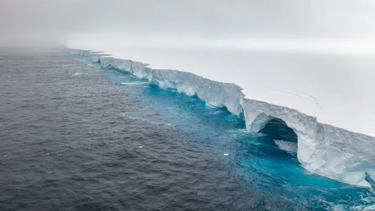 El iceberg más grande del mundo volvió a trasladarse