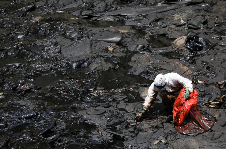 El mar en Perú continúa presentando problemas por el derrame de Repsol