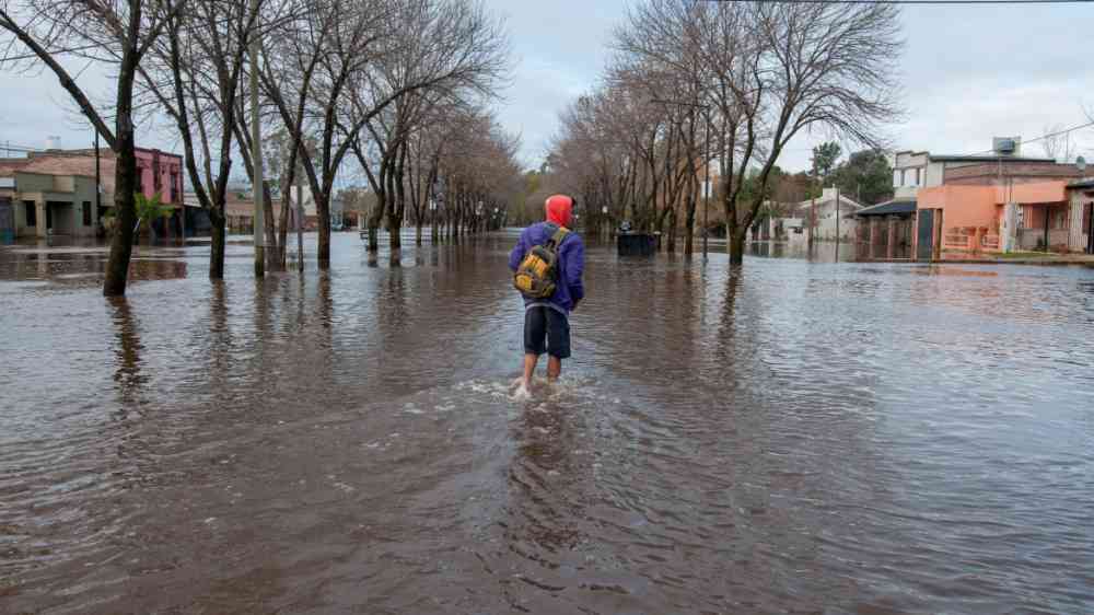 Analizan el avance de las inundaciones en Argentina