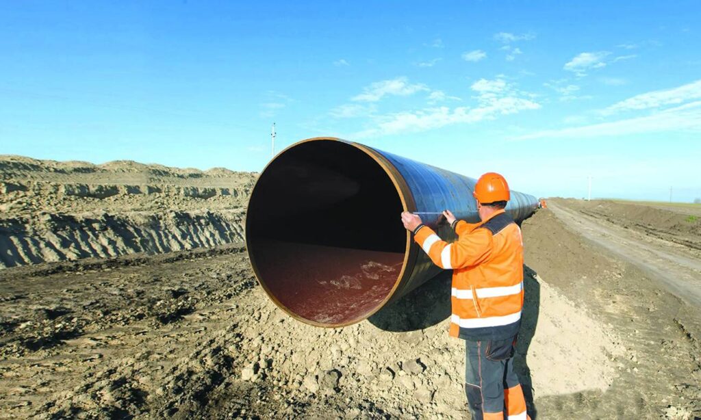 El mundo busca mas petróleo pese a los objetivos de transición ecológica.