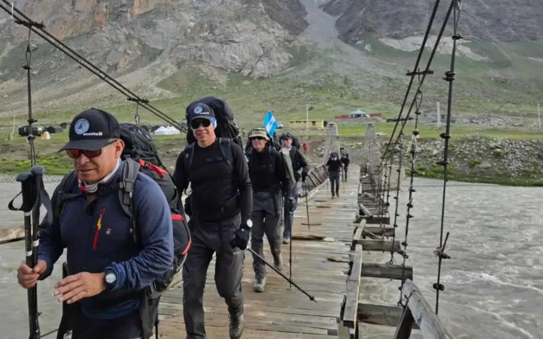 Integrantes del Ejército Argentino llegaron a la cima del Monte Kun del Himalaya