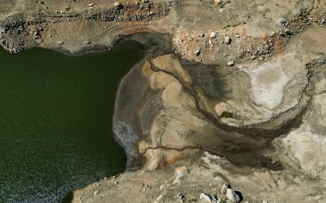 El suministro de agua potable en Atenas se encuentra en estado crítico.