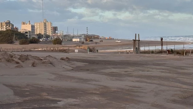 Denuncian un achicamiento de las playas en la Costa Atlántica.