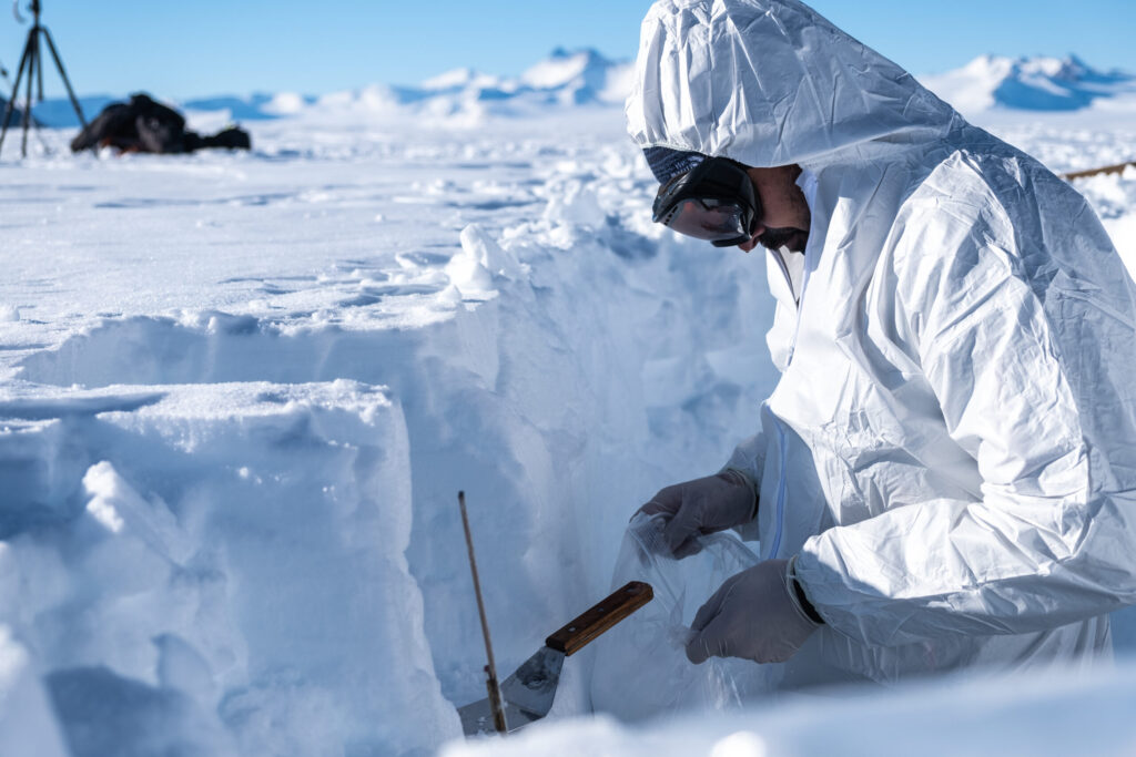 Investigan la base antártica por presunta actividad contaminante.