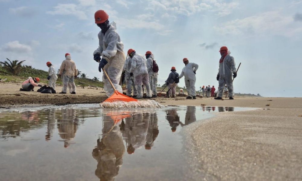 Se recolectaron casi 900 toneladas de hidrocarburo en el Golfo de México
