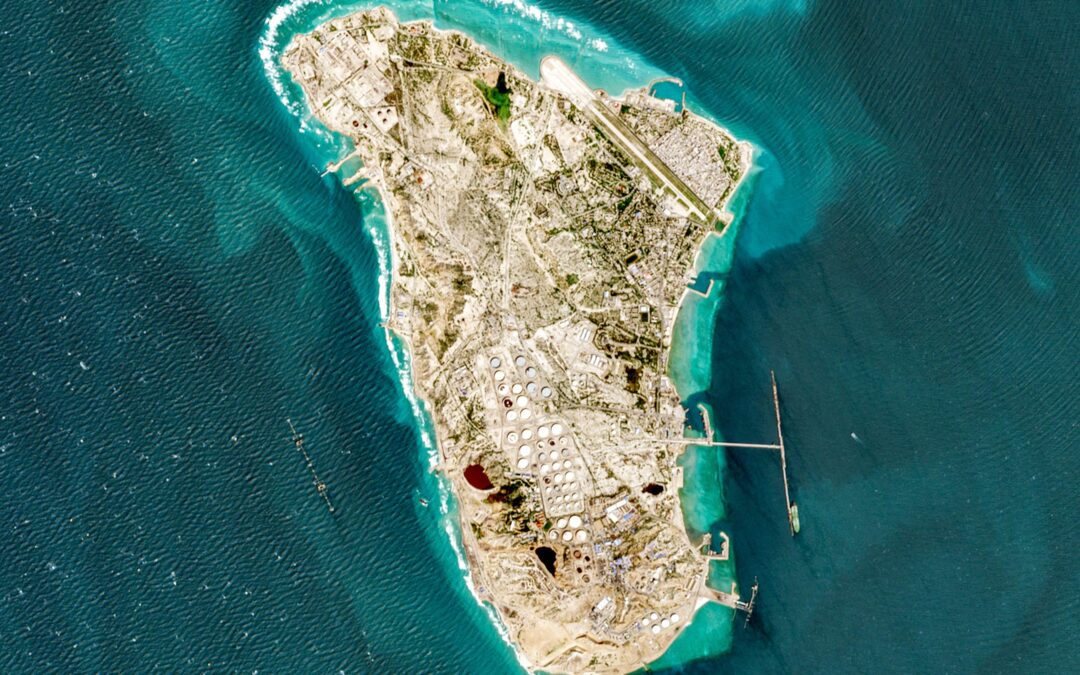 Redujeron una mancha de petróleo frente a la isla Jark, Irán.