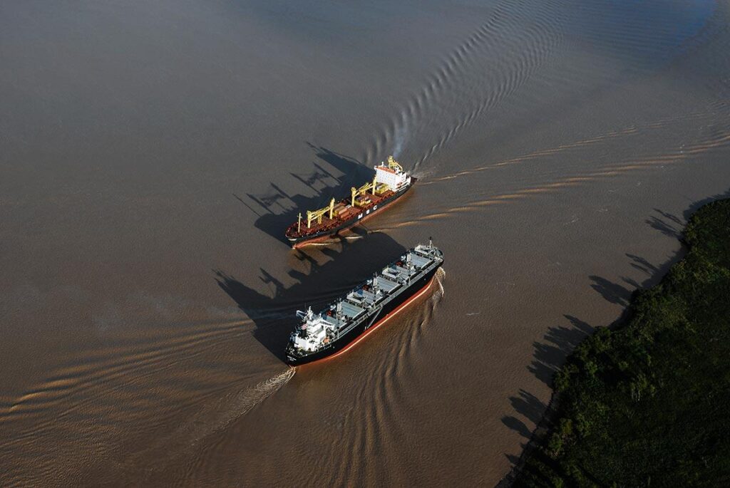 El objetivo del Gobierno es crear una autopista fluvial para grandes buques de ultramar.
